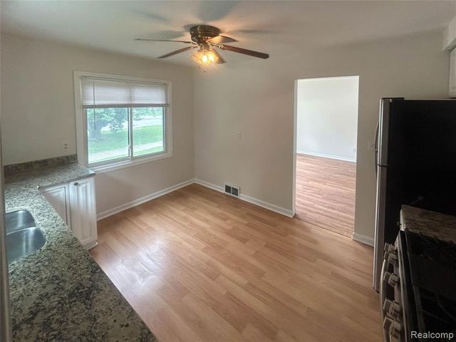 26202 Southwestern Highway, Redford, MI 48239