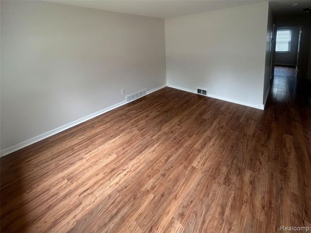 26202 Southwestern Highway, Redford, MI 48239