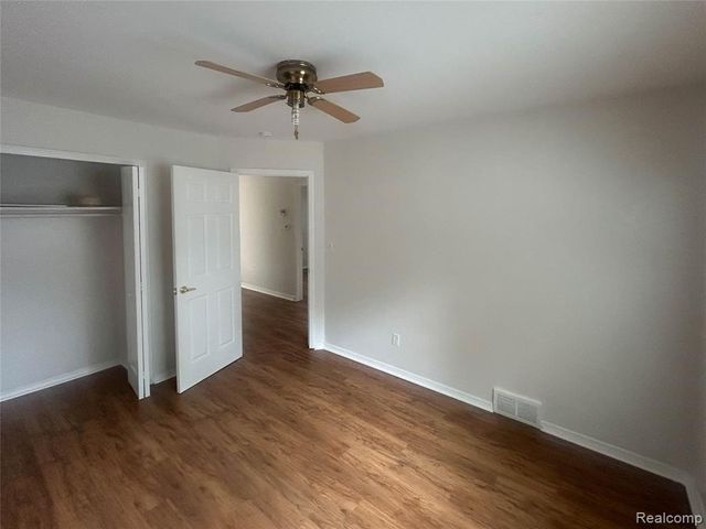 26202 Southwestern Highway, Redford, MI 48239