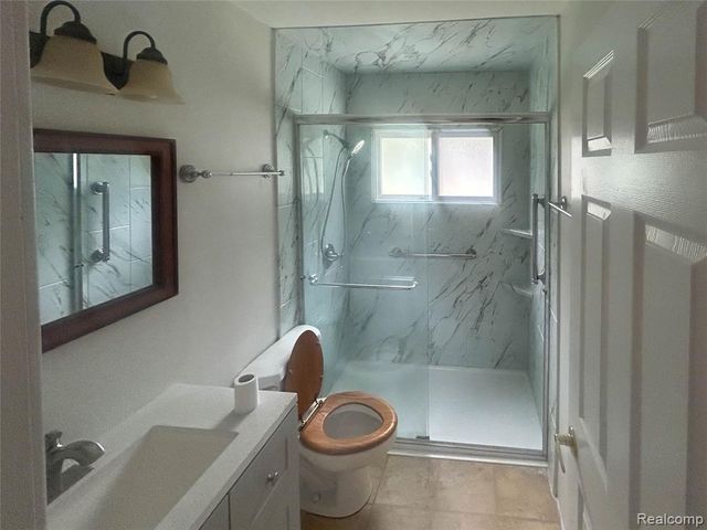 26202 Southwestern Highway, Redford, MI 48239