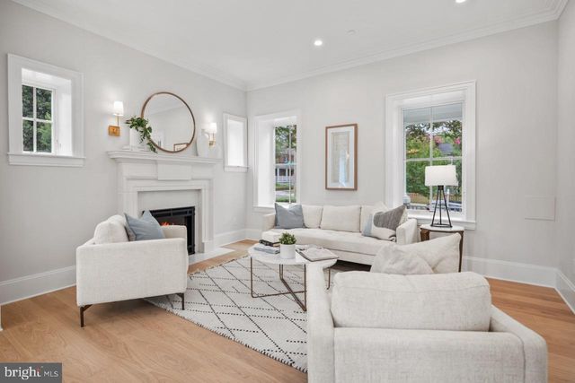 4101 FESSENDEN ST NW, Washington, DC 20016
