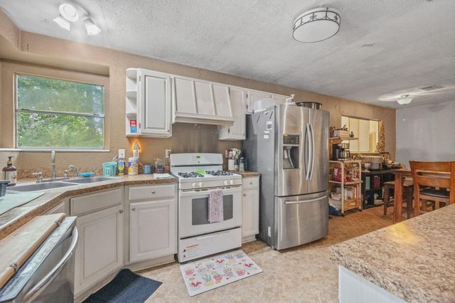 896 Wood Haven, Livingston, TX 77351