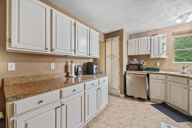 896 Wood Haven, Livingston, TX 77351