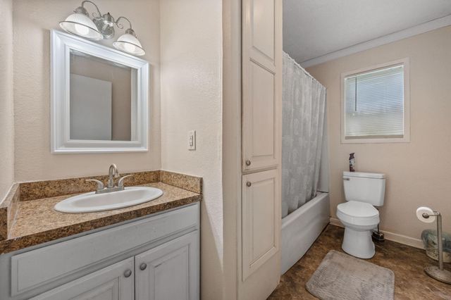 896 Wood Haven, Livingston, TX 77351