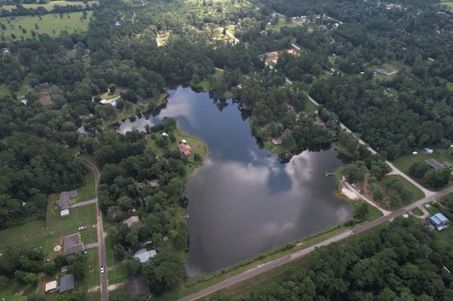 896 Wood Haven, Livingston, TX 77351