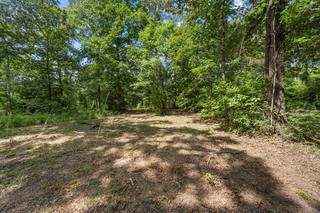 896 Wood Haven, Livingston, TX 77351