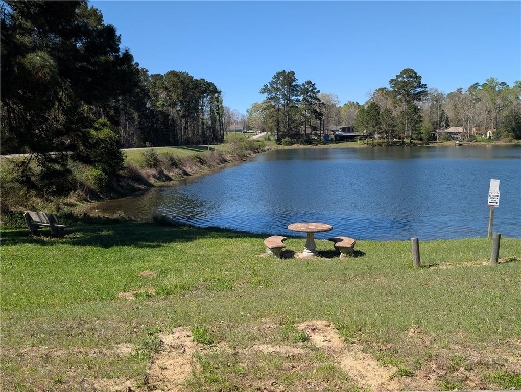 896 Wood Haven, Livingston, TX 77351