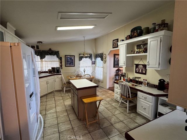 13999 Silver Lake Place, Victorville, CA 92395