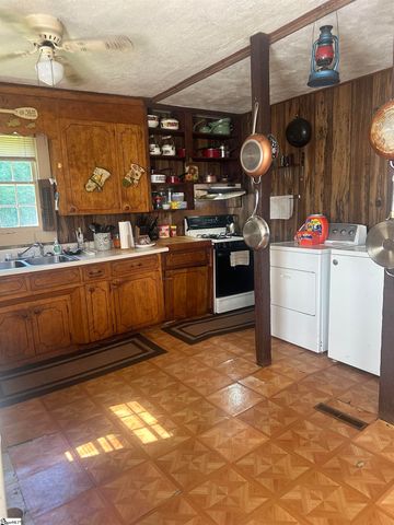 316 Pullham Road, Greenwood, SC 29646