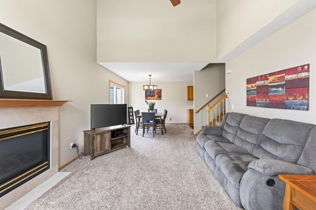 6193 Courtly Road E, Woodbury, MN 55125