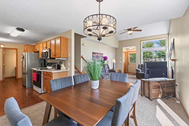 6193 Courtly Road E, Woodbury, MN 55125