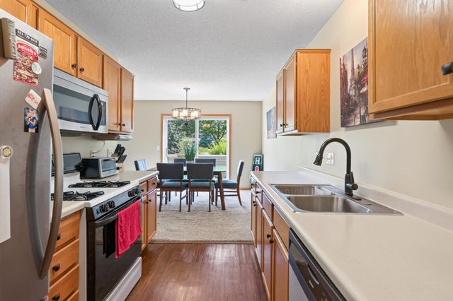 6193 Courtly Road E, Woodbury, MN 55125
