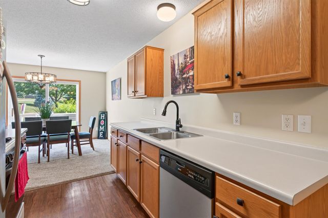 6193 Courtly Road E, Woodbury, MN 55125