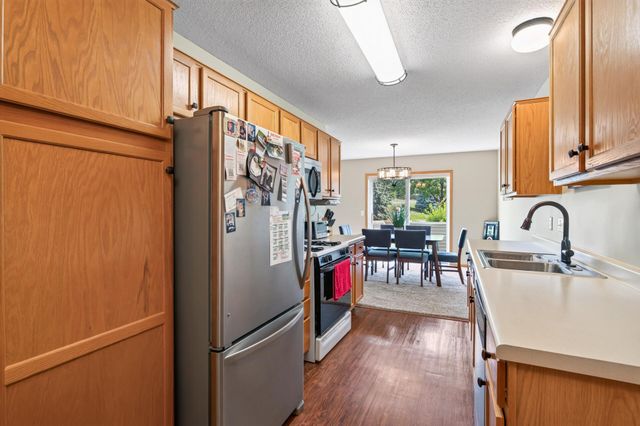 6193 Courtly Road E, Woodbury, MN 55125