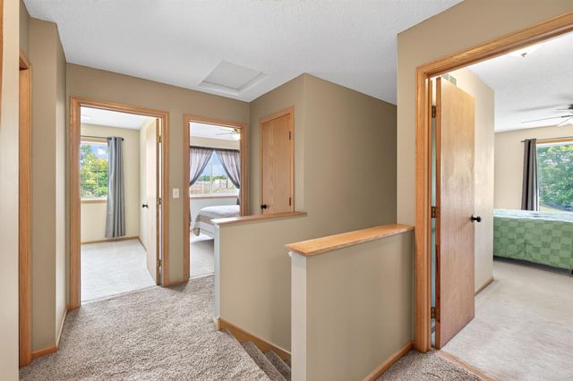 6193 Courtly Road E, Woodbury, MN 55125