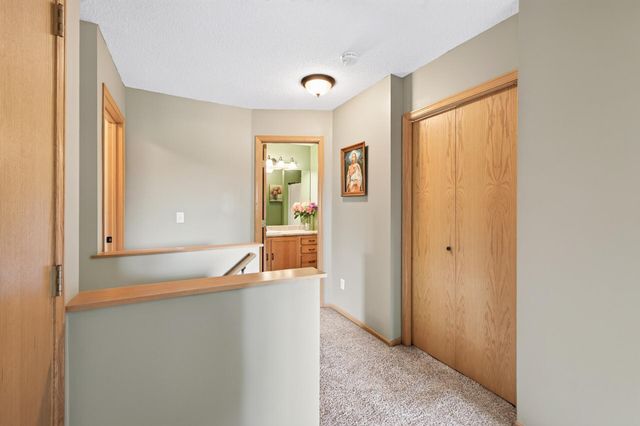 6193 Courtly Road E, Woodbury, MN 55125