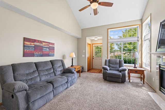 6193 Courtly Road E, Woodbury, MN 55125