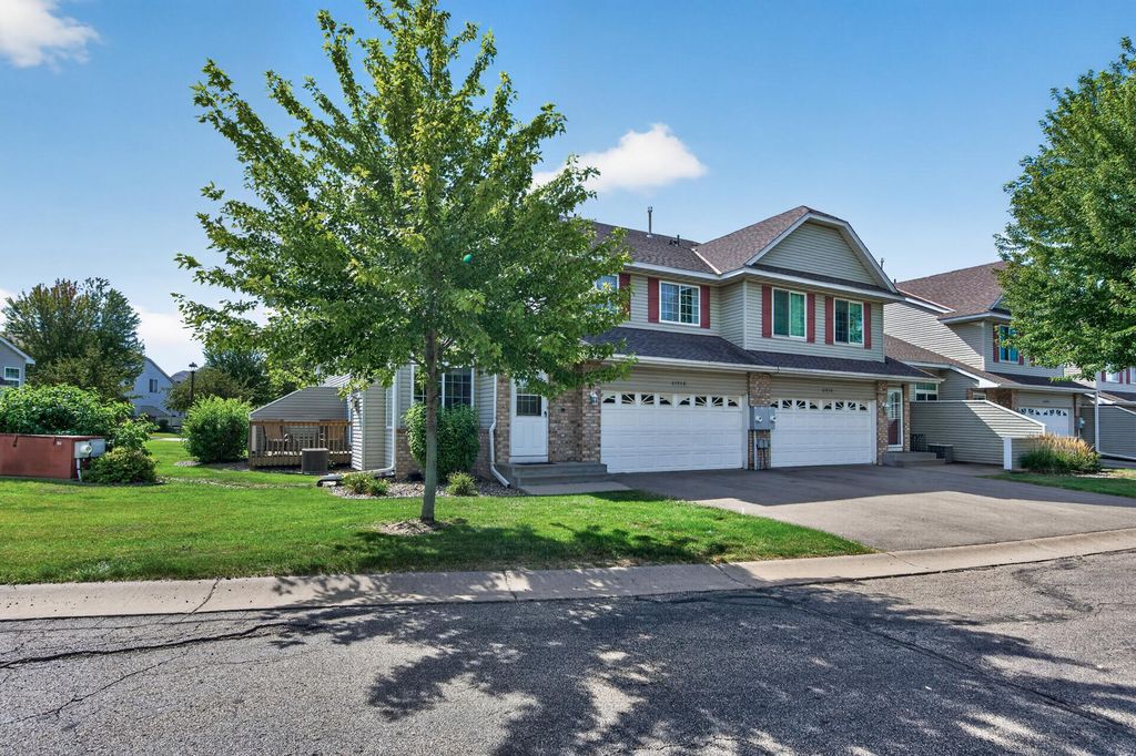 6193 Courtly Road E, Woodbury, MN 55125