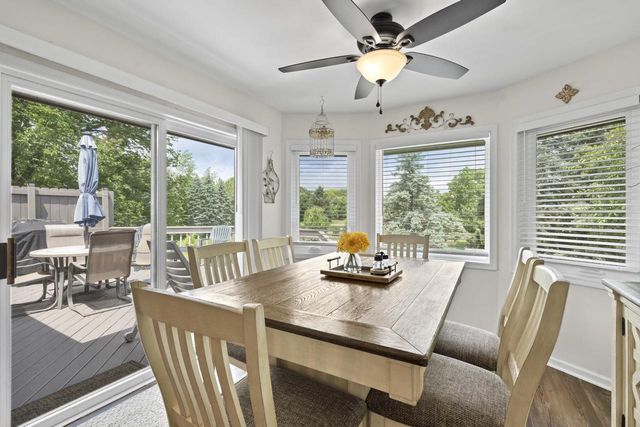 S52W23066 Hunters HOLLOW, Waukesha, WI 53189