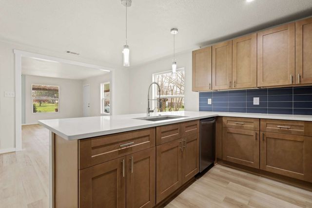 2340 Harris Lane, Haltom City, TX 76117