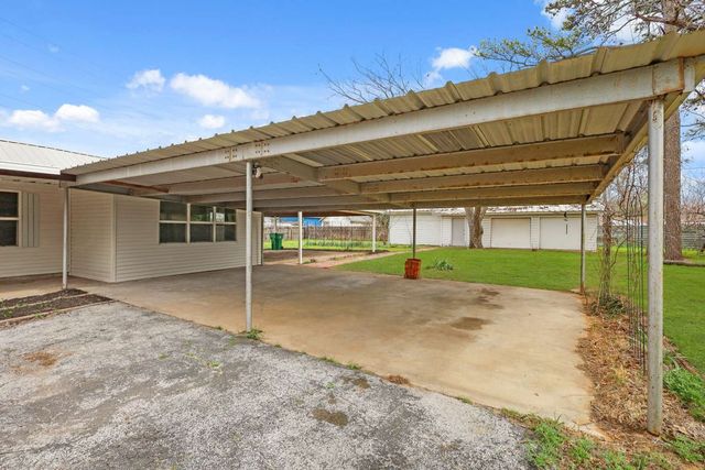 2340 Harris Lane, Haltom City, TX 76117