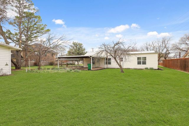 2340 Harris Lane, Haltom City, TX 76117