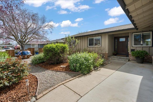 1330 Redwood Lane, Gilroy, CA 95020