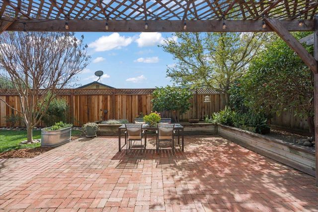 1330 Redwood Lane, Gilroy, CA 95020