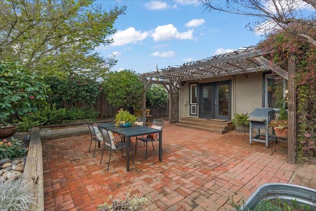 1330 Redwood Lane, Gilroy, CA 95020