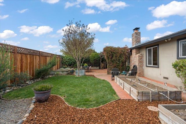 1330 Redwood Lane, Gilroy, CA 95020
