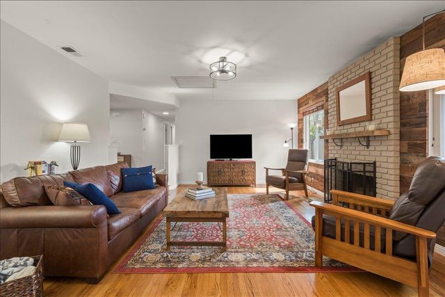 1330 Redwood Lane, Gilroy, CA 95020