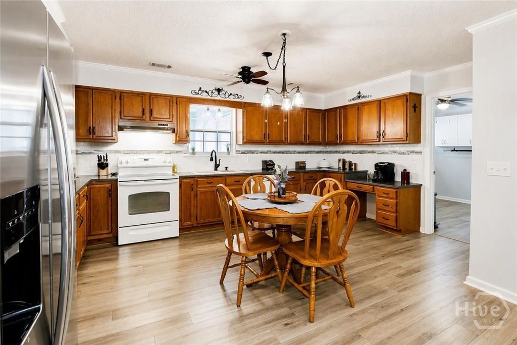Image 12 of property listing at 6 Paddleford Drive, Rincon, GA 31326