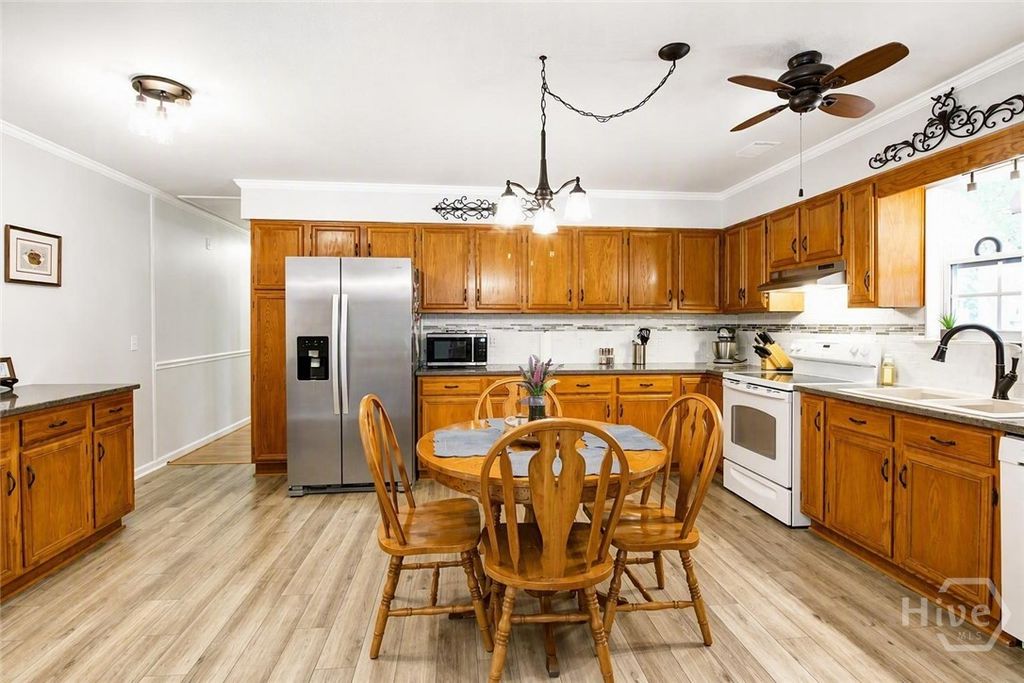 Image 14 of property listing at 6 Paddleford Drive, Rincon, GA 31326