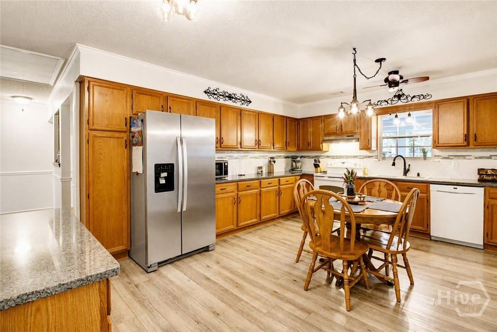 Image 15 of property listing at 6 Paddleford Drive, Rincon, GA 31326