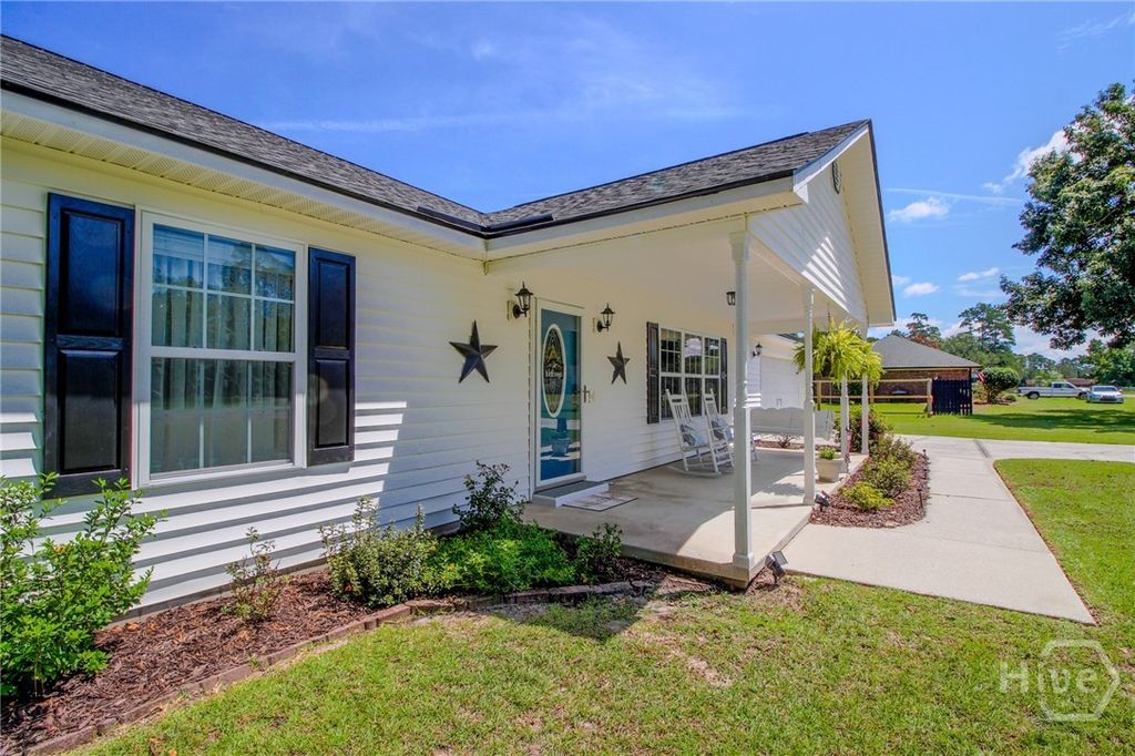 Image 2 of property listing at 6 Paddleford Drive, Rincon, GA 31326