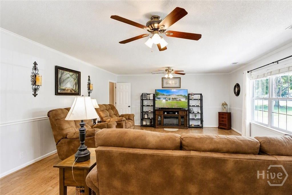 Image 4 of property listing at 6 Paddleford Drive, Rincon, GA 31326