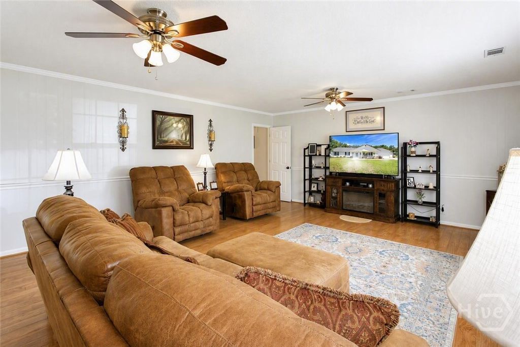 Image 6 of property listing at 6 Paddleford Drive, Rincon, GA 31326