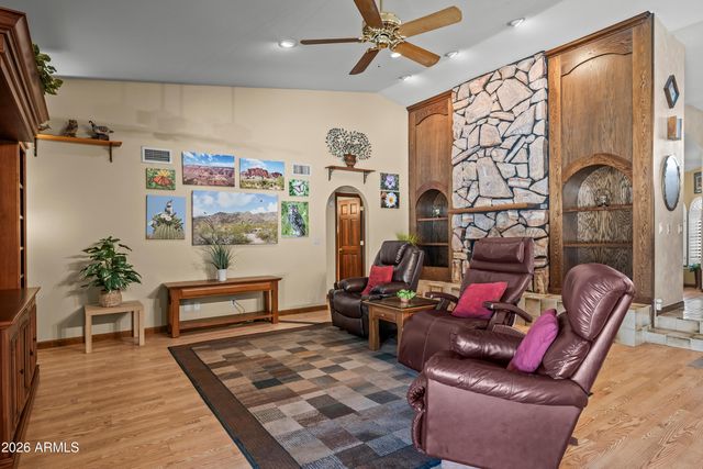 3714 E DAKOTA Drive, Phoenix, AZ 85044