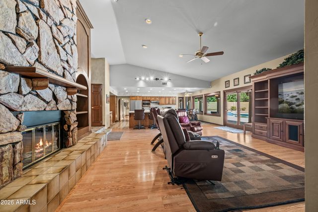 3714 E DAKOTA Drive, Phoenix, AZ 85044