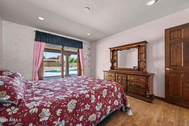 3714 E DAKOTA Drive, Phoenix, AZ 85044