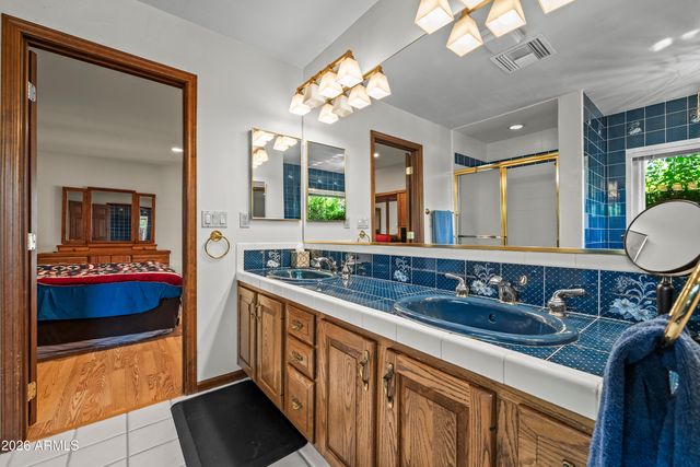 3714 E DAKOTA Drive, Phoenix, AZ 85044