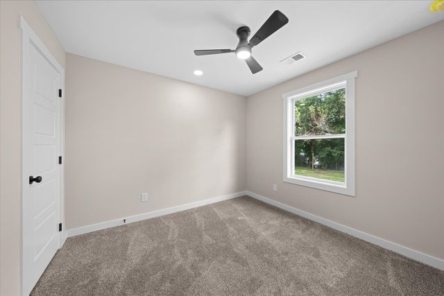 328 Mitchell St, Clarksville, TN 37042