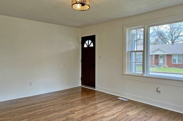 401 N High St, Franklin, KY 42134