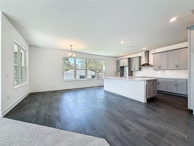 4732 W WALLCRAFT AVENUE, Tampa, FL 33611
