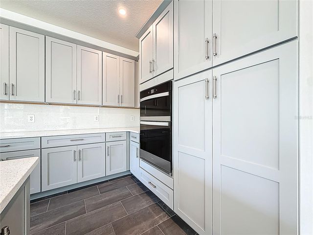 4732 W WALLCRAFT AVENUE, Tampa, FL 33611
