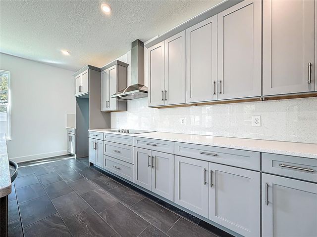 4732 W WALLCRAFT AVENUE, Tampa, FL 33611