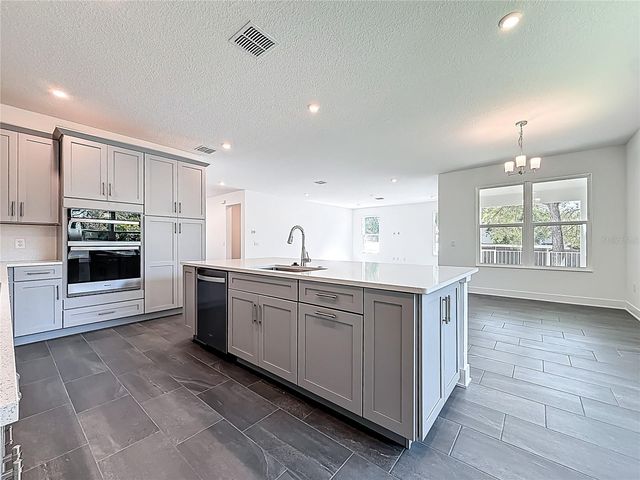 4732 W WALLCRAFT AVENUE, Tampa, FL 33611