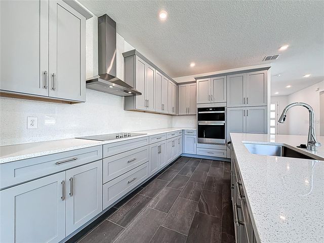 4732 W WALLCRAFT AVENUE, Tampa, FL 33611