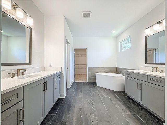 4732 W WALLCRAFT AVENUE, Tampa, FL 33611