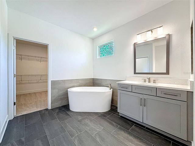 4732 W WALLCRAFT AVENUE, Tampa, FL 33611